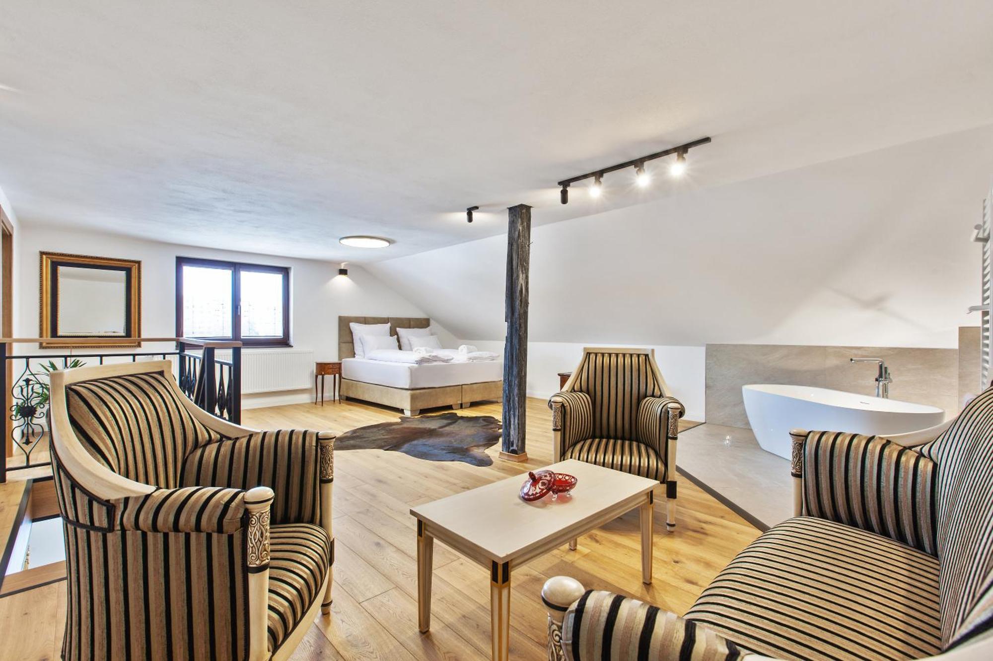 Brezno Central Apartments Екстер'єр фото