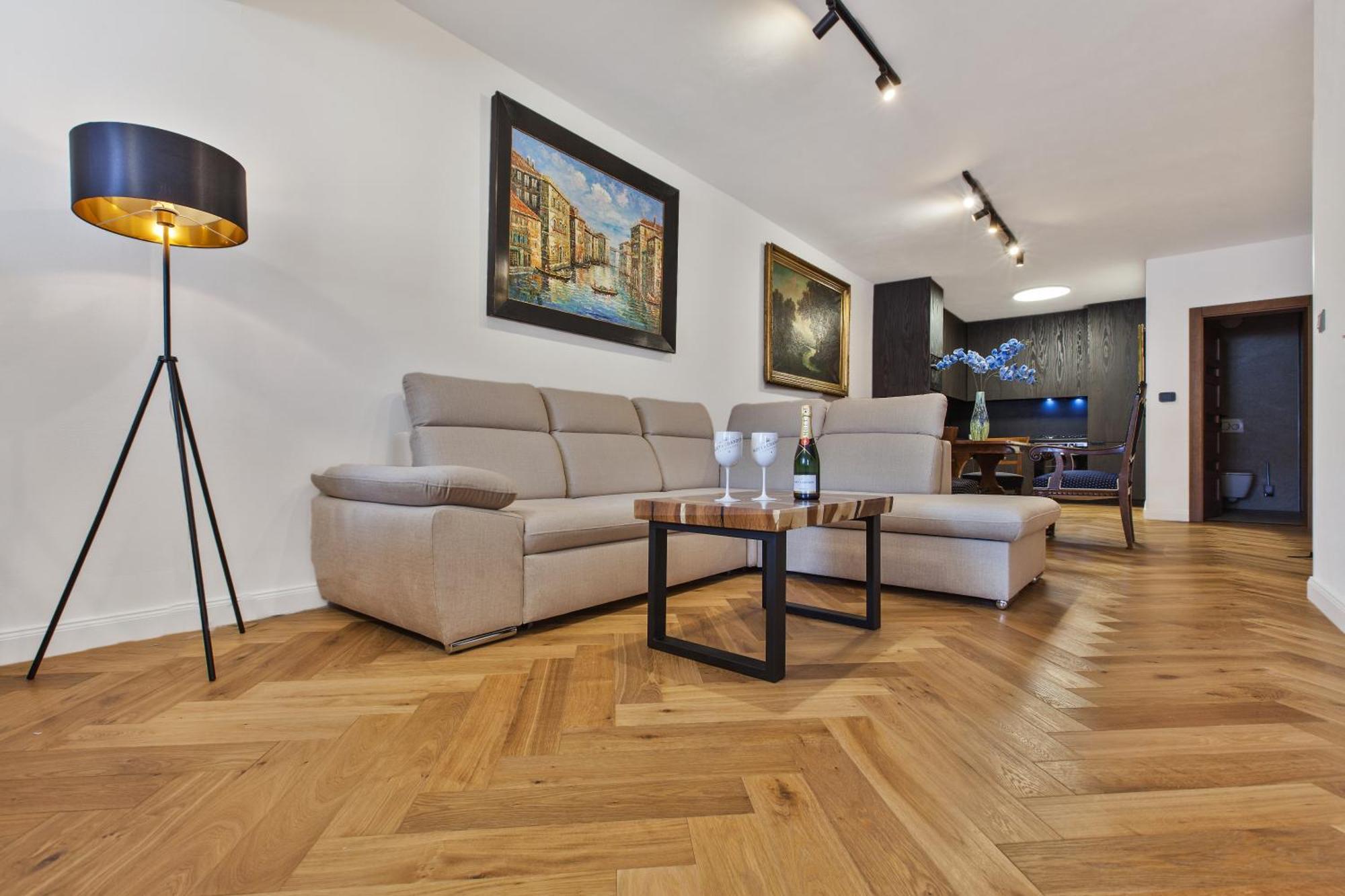 Brezno Central Apartments Екстер'єр фото