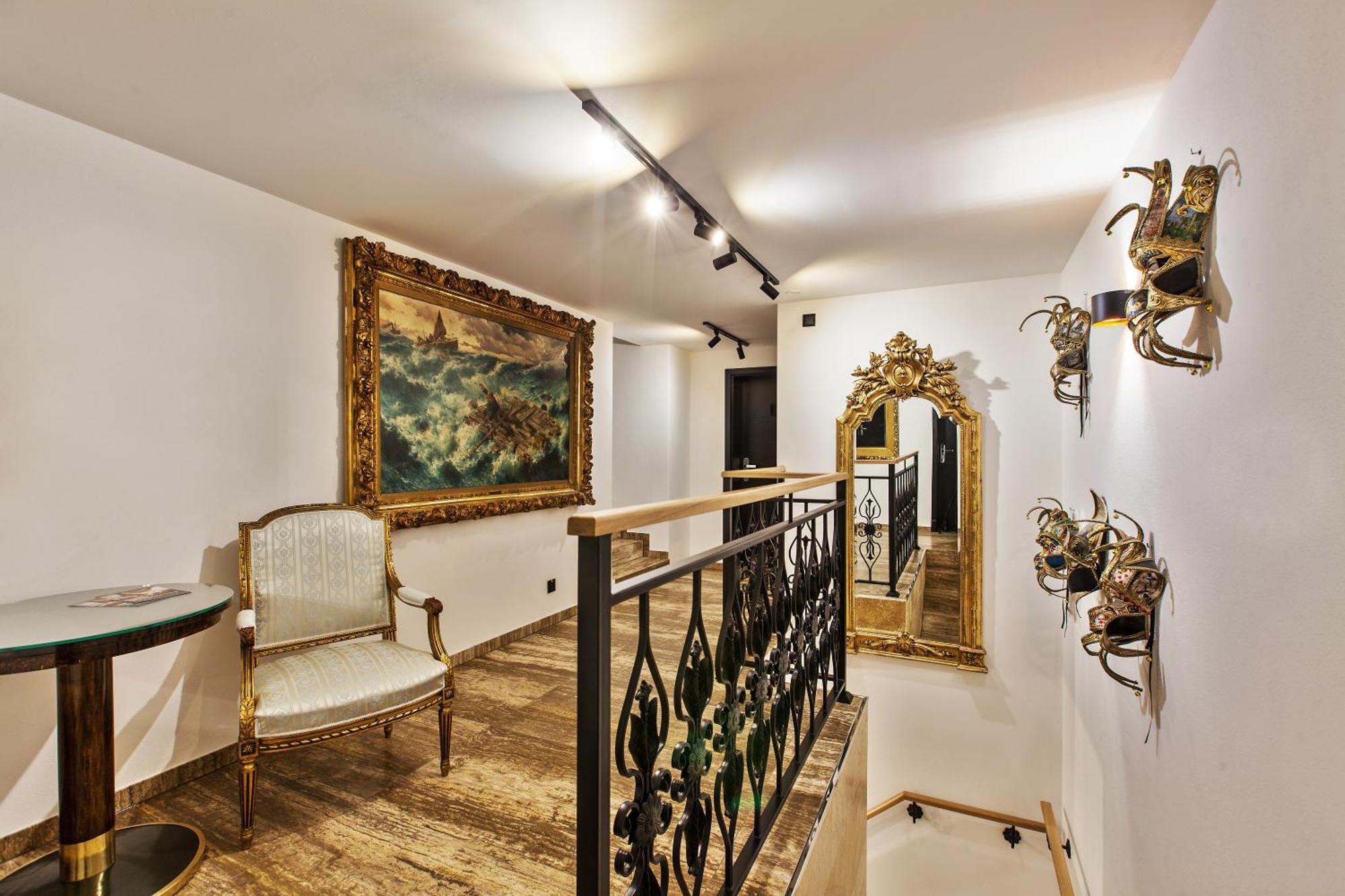 Brezno Central Apartments Екстер'єр фото