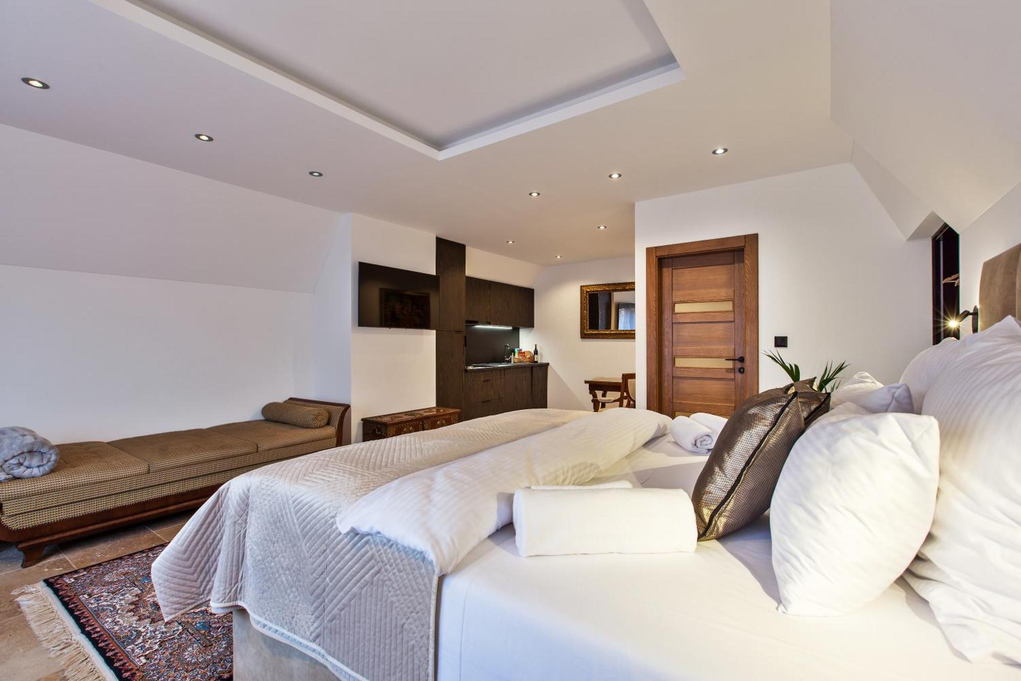 Brezno Central Apartments Екстер'єр фото