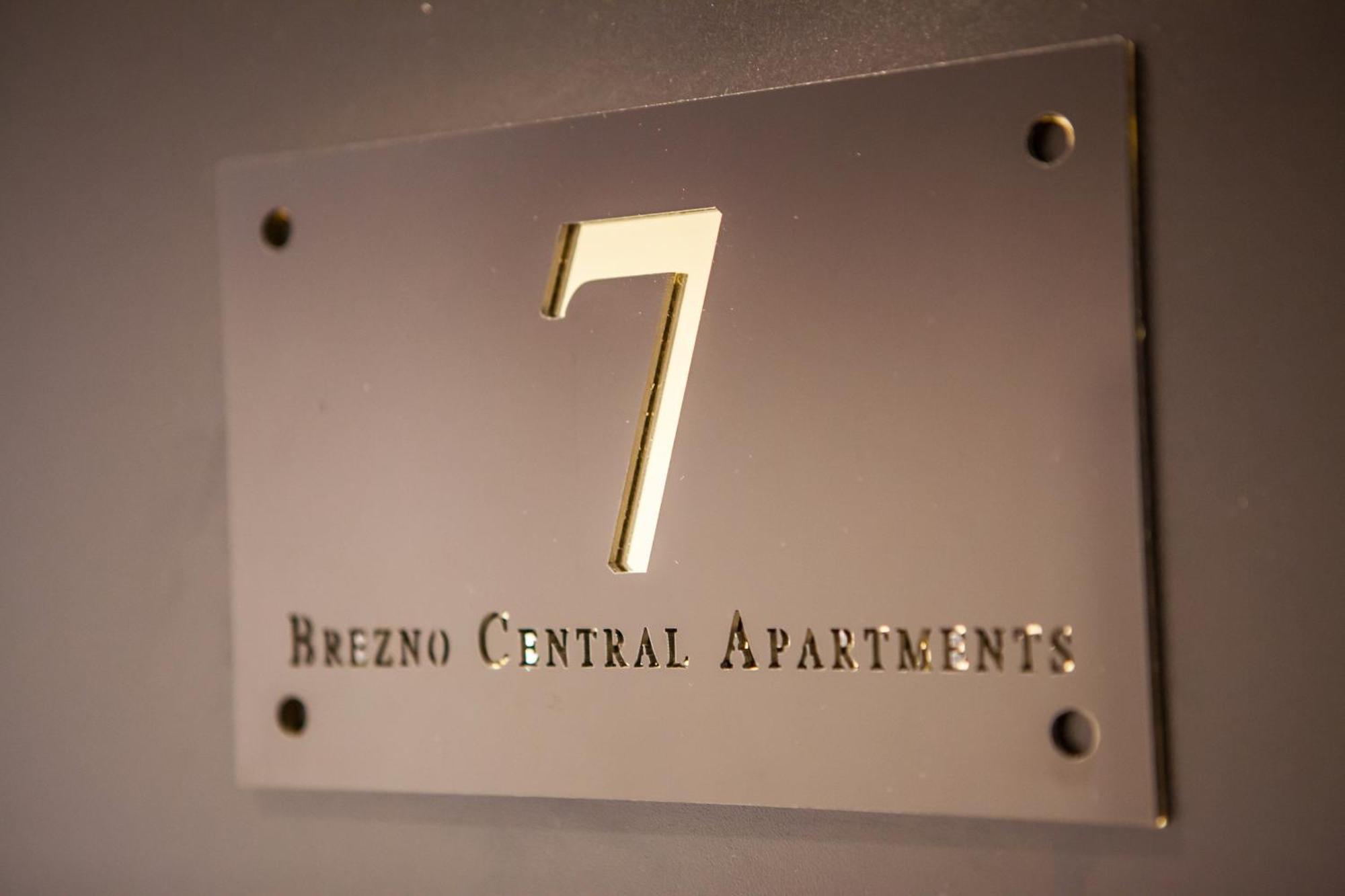 Brezno Central Apartments Екстер'єр фото